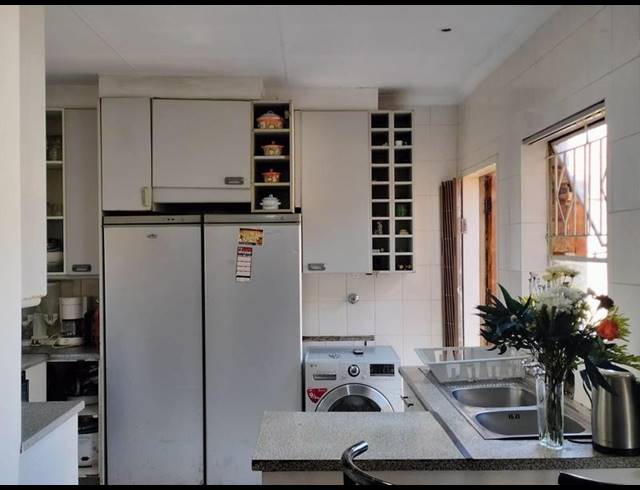 3 BEDROOM HOUSE FOR SALE IN MAYBERRY PARK